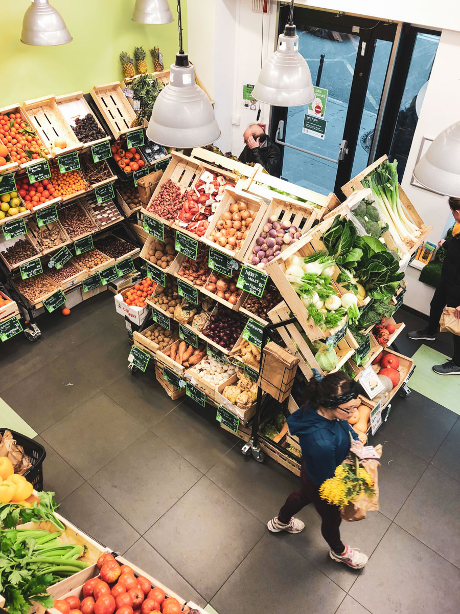 Paris, France, Grocery Shopping in French Department Store, Food  Supermarket Le Bon Marché, La Grande Épicerie De Paris neighborhood  grocery store interiors vegetables, food prices Stock Photo - Alamy